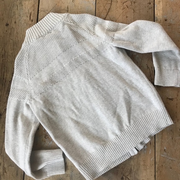 Oshkosh boy’s sweater - Picture 3 of 3